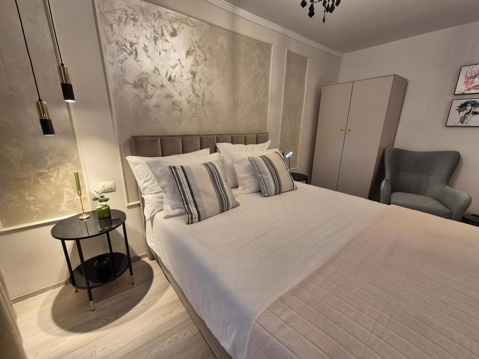 Studio Apartment Lily Ровин Екстериор снимка
